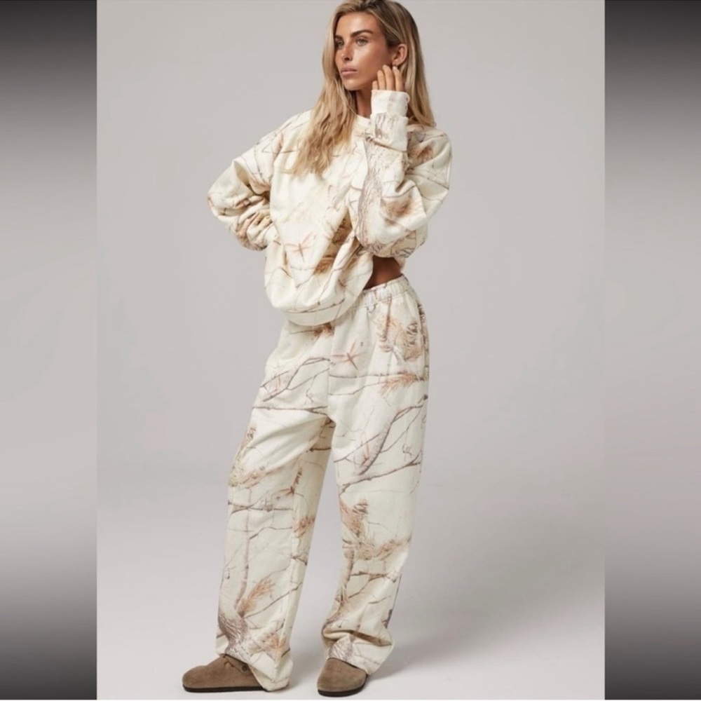 Dairy Boy White Camo Sweatpants Size M